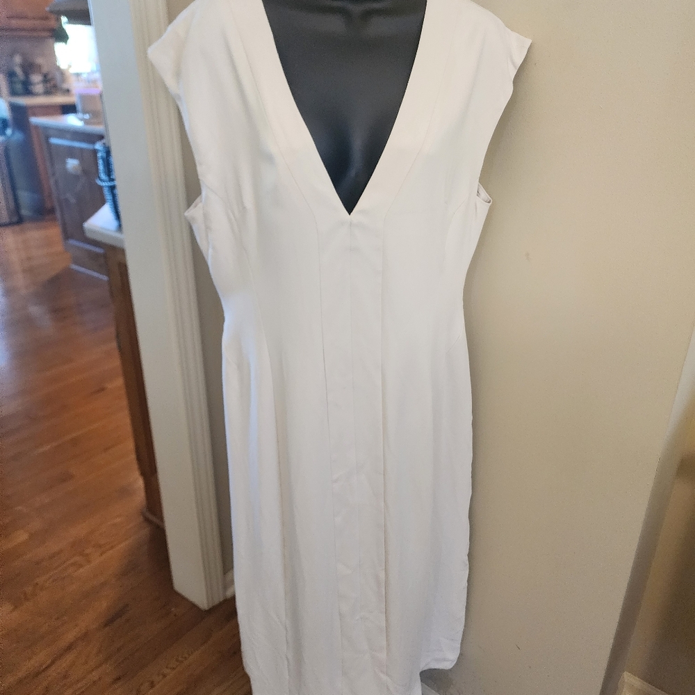 CC- Eegant White V-Neck Dress - Picture 2 of 6